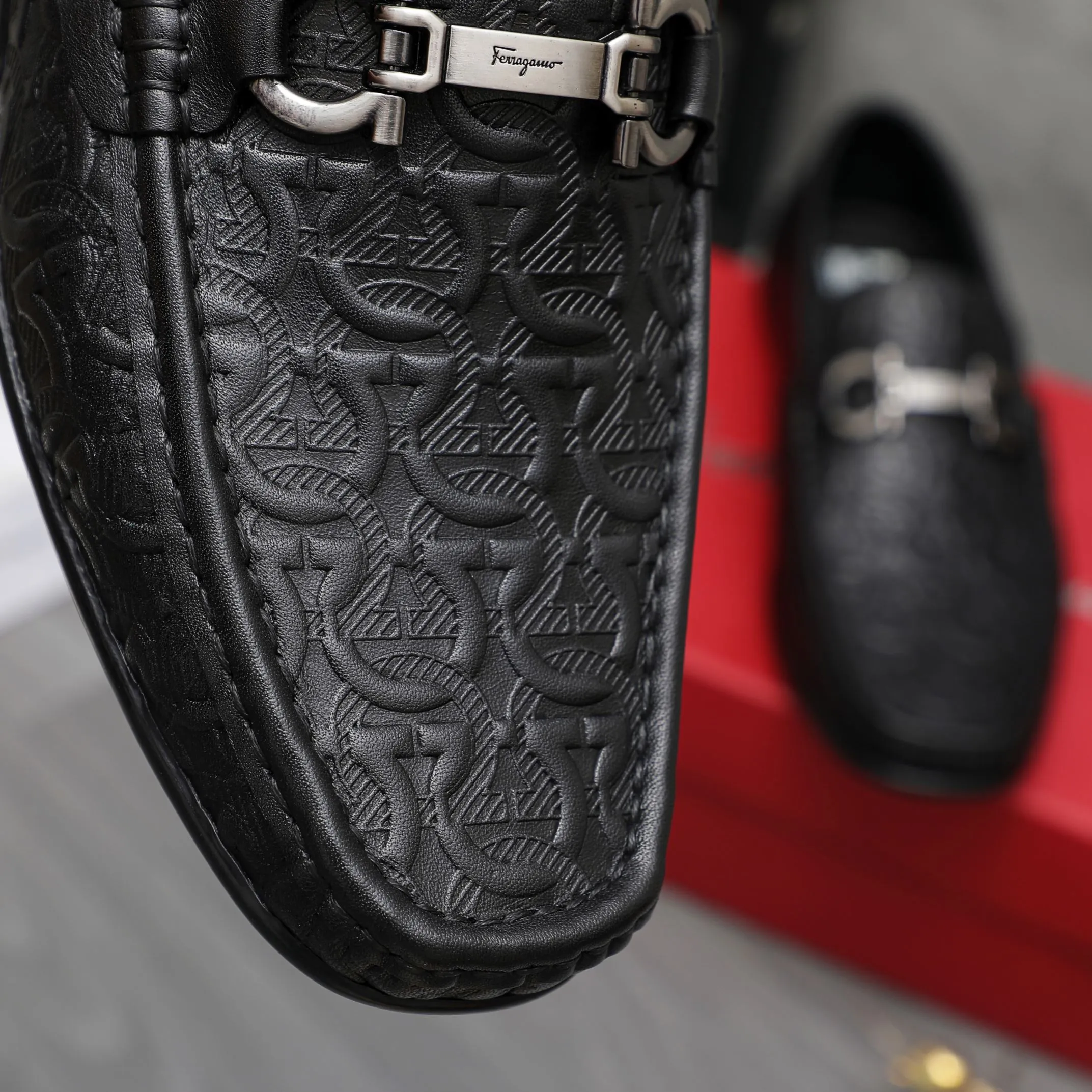 Men's shoes 💰380 Product trademark: Ferragamo "Ferragamo" casual slip-on shoes Regular size: 38-45 (45. Customized, non-returnable) Product materials: Selected embossed cowhide upper, pigskin lining, rubber non-slip outsole